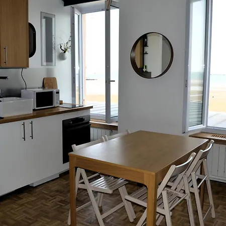 דירה A L'est - Vue Sur La Digue ארומנש-לה-באינס