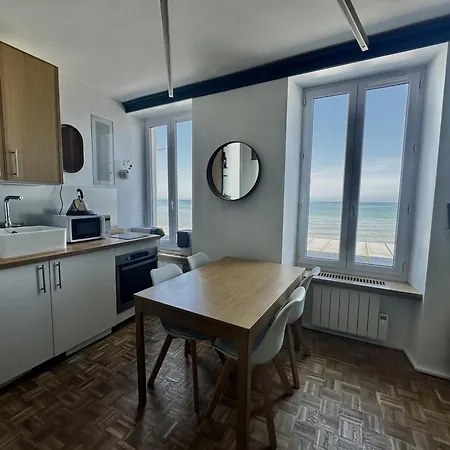 A L'est - Vue Sur La Digue Apartament *